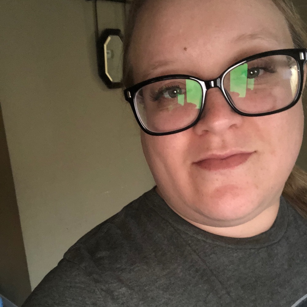 Meet your Posher, Tracaa